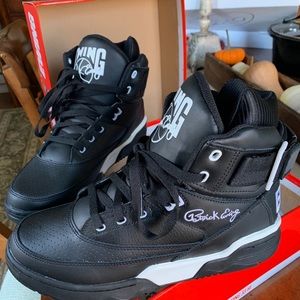 Men’s New in Box Ewing 33U shoes